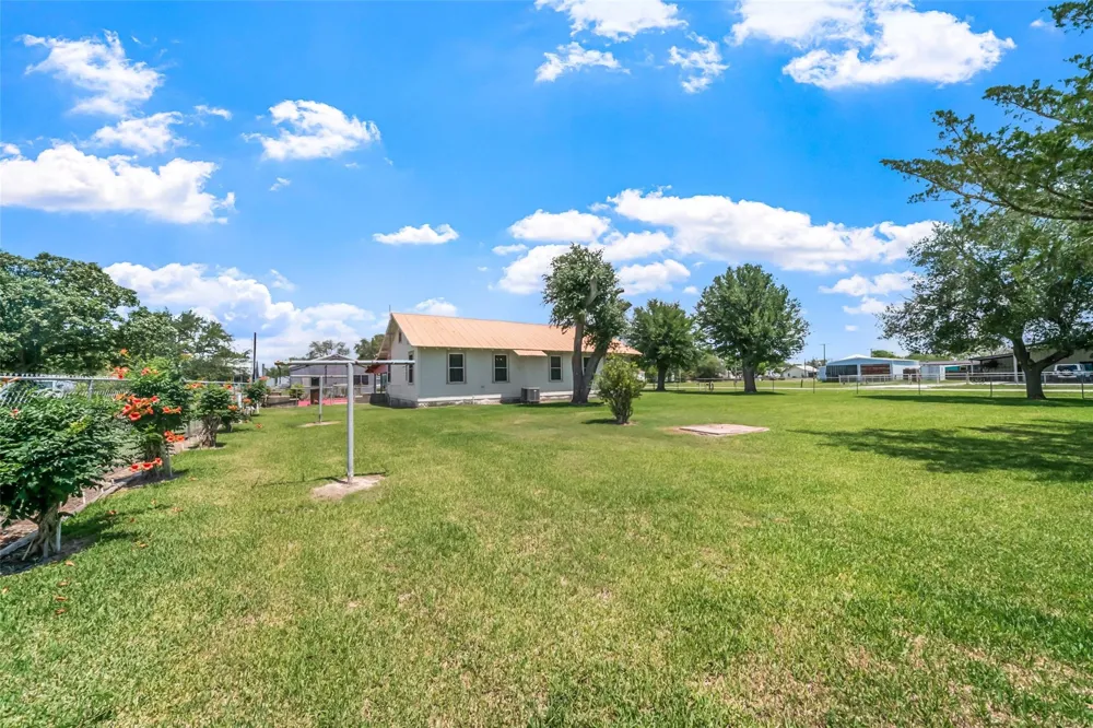 422 Caney Street Matagorda, TX 77457