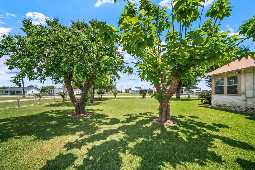 422 Caney Street Matagorda, TX 77457