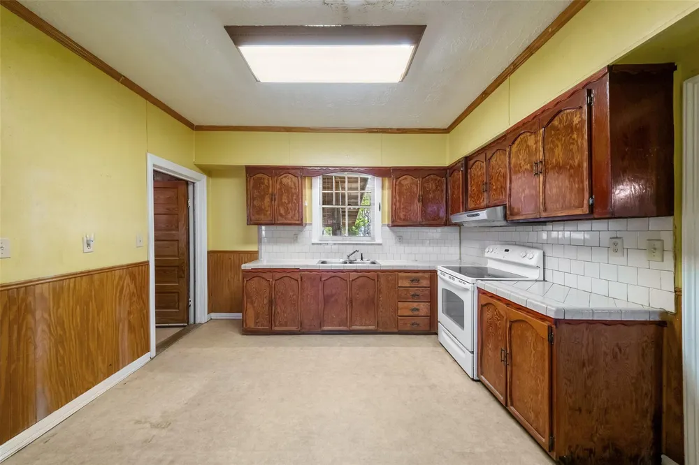422 Caney Street Matagorda, TX 77457