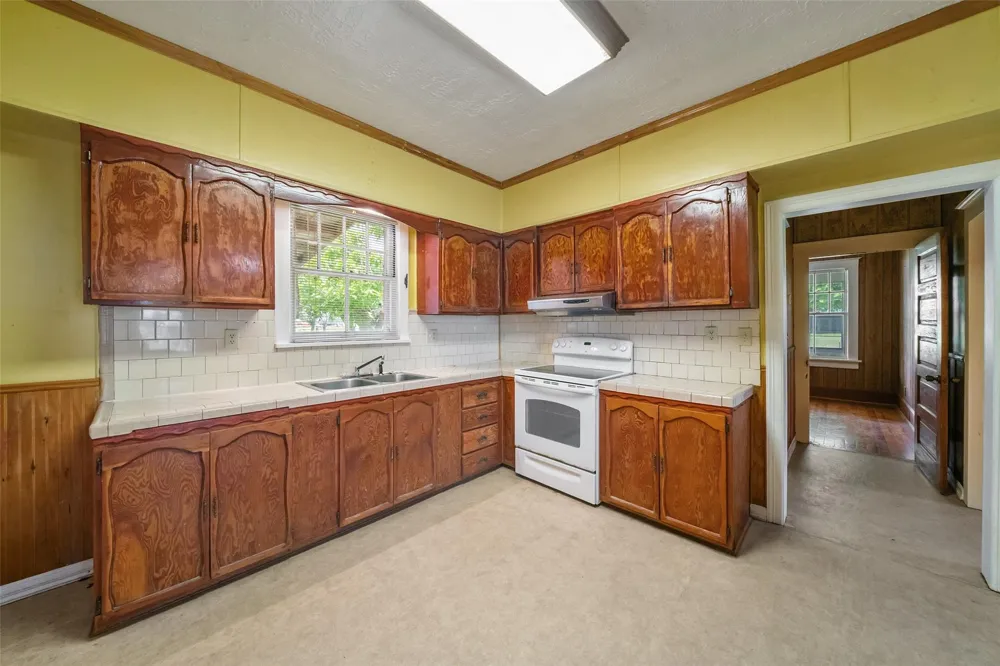 422 Caney Street Matagorda, TX 77457