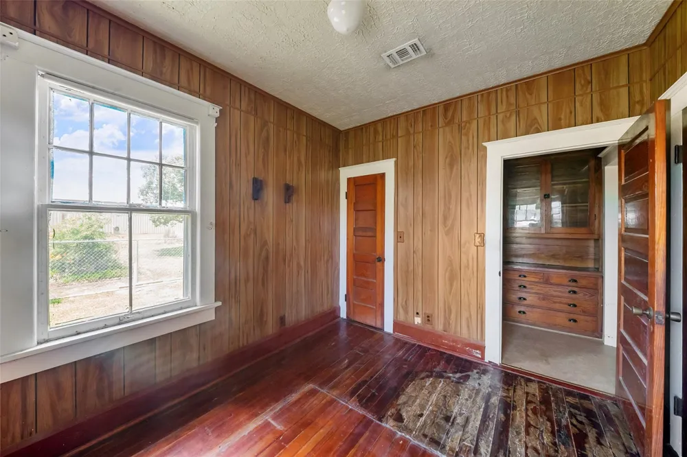 422 Caney Street Matagorda, TX 77457