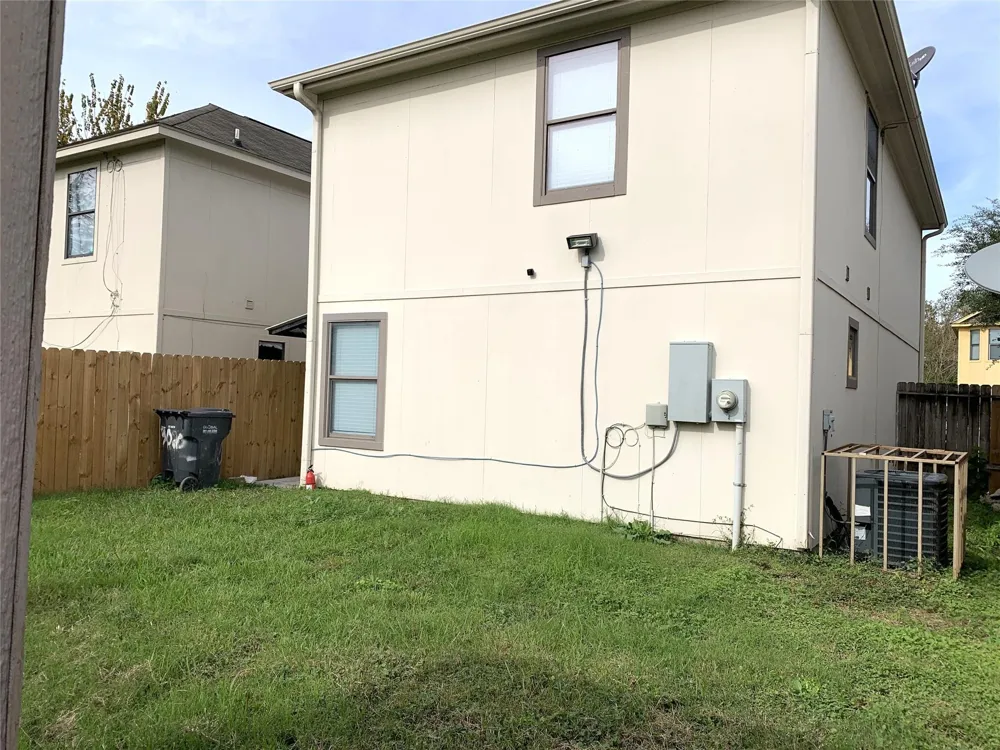 3020 La Estancia Lane Houston, TX 77093