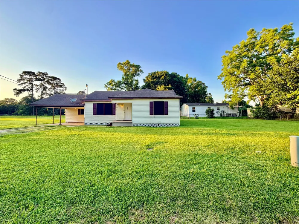 3723 Beaumont Avenue Liberty, TX 77575