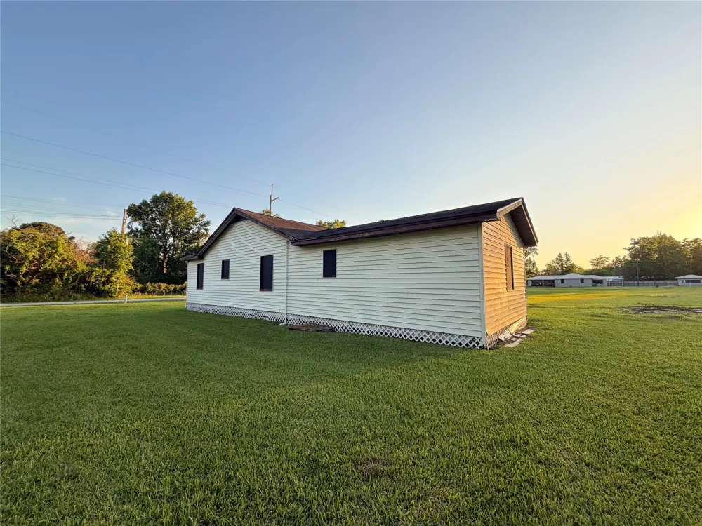 3723 Beaumont Avenue Liberty, TX 77575