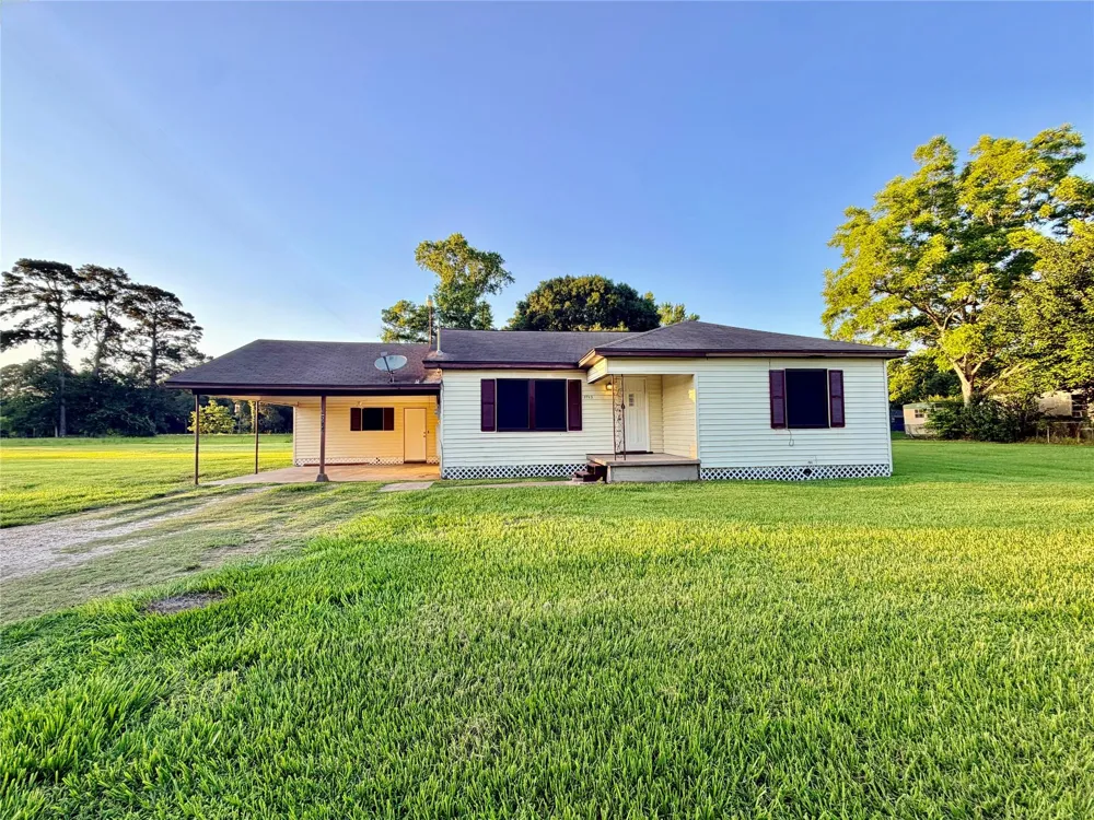 3723 Beaumont Avenue Liberty, TX 77575