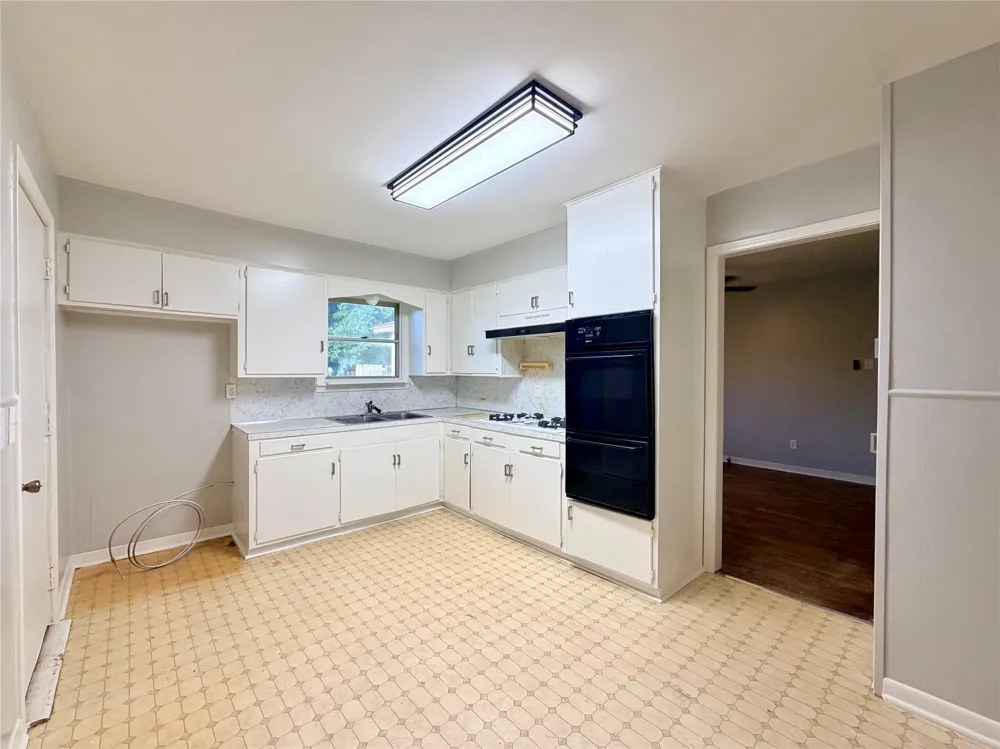 3723 Beaumont Avenue Liberty, TX 77575