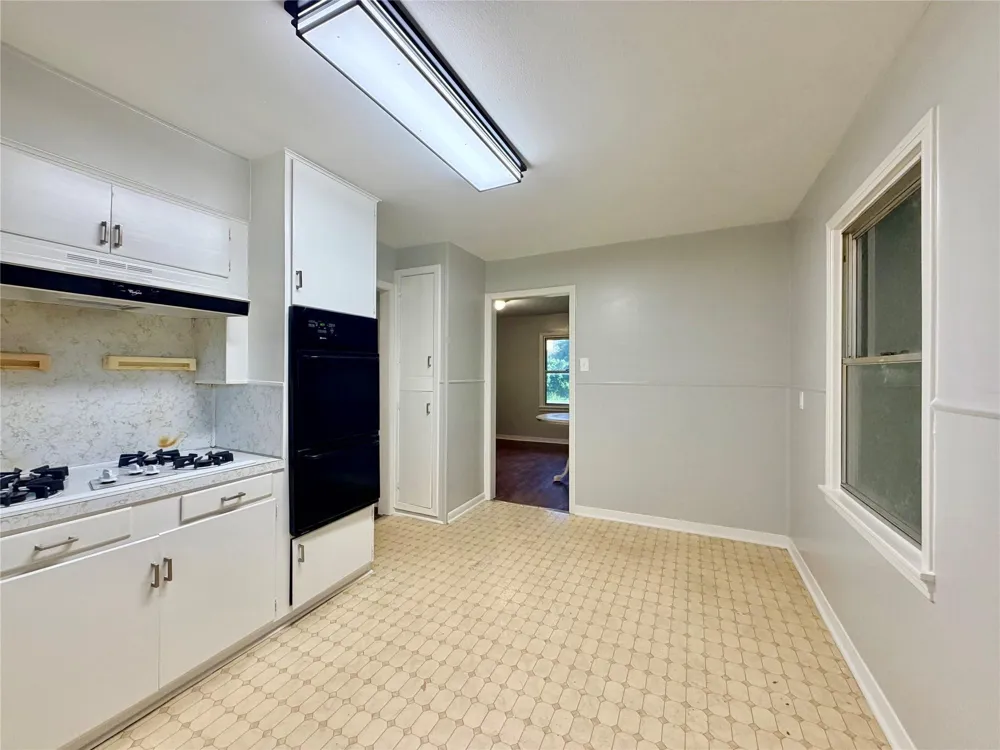 3723 Beaumont Avenue Liberty, TX 77575
