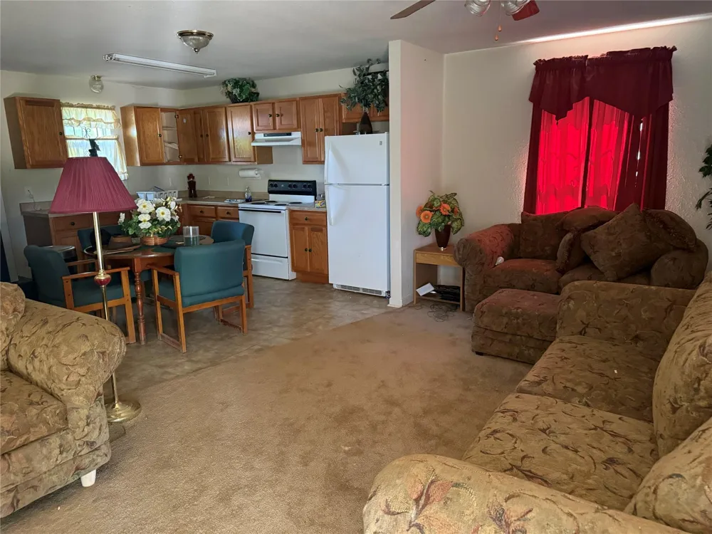 718 Broadway Street Maud, TX 75567