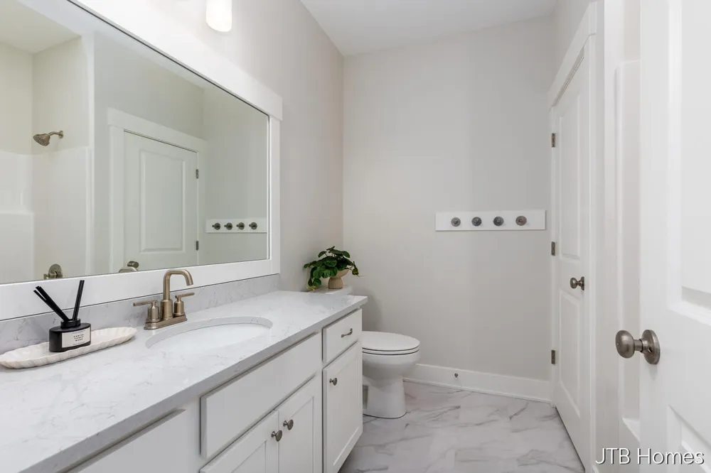 7605 Brook Villa South #135 Allendale, MI 49401