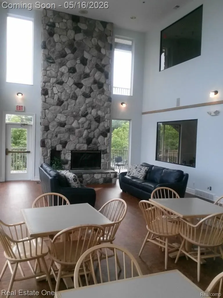 37520 Jefferson Avenue #101 Harrison Charter Township, MI 48045