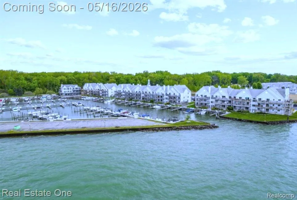 37520 Jefferson Avenue #101 Harrison Charter Township, MI 48045