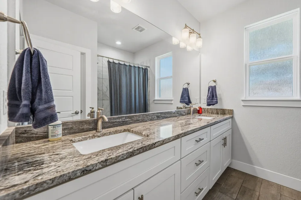 18605 Masters Cove Point Venture, TX 78645