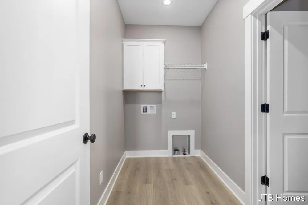 7603 Brook Villa South #136 Allendale Charter Township, MI 49401