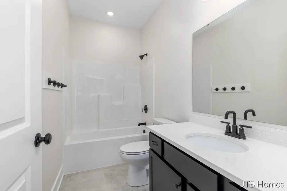 7603 Brook Villa South #136 Allendale Charter Township, MI 49401