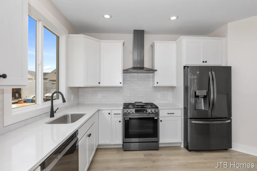 7603 Brook Villa South #136 Allendale Charter Township, MI 49401
