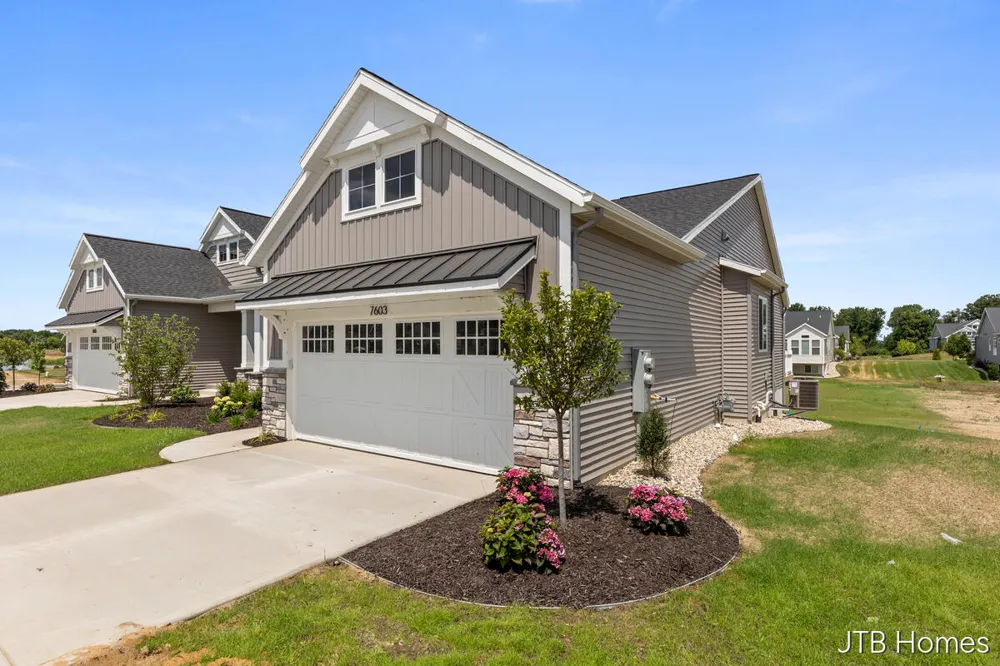 7603 Brook Villa South #136 Allendale Charter Township, MI 49401