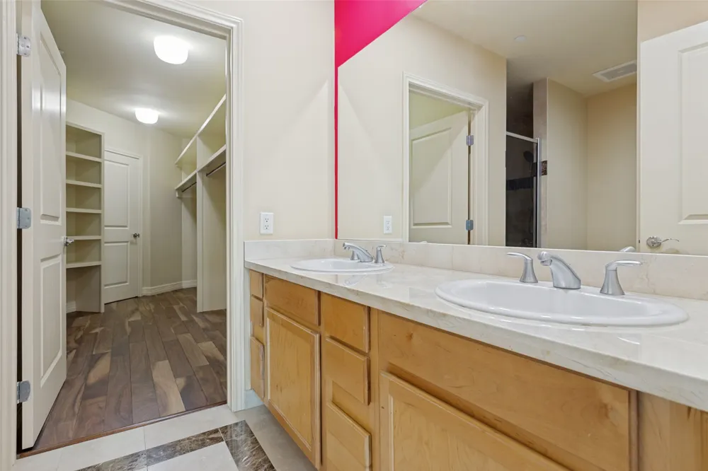 500 Throckmorton Street #1104 Fort Worth, TX 76102