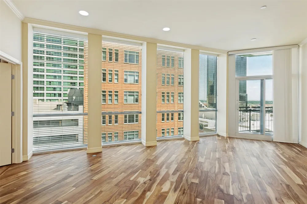 500 Throckmorton Street #1104 Fort Worth, TX 76102