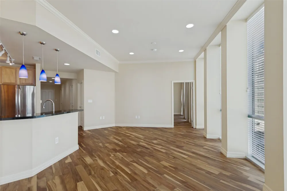 500 Throckmorton Street #1104 Fort Worth, TX 76102