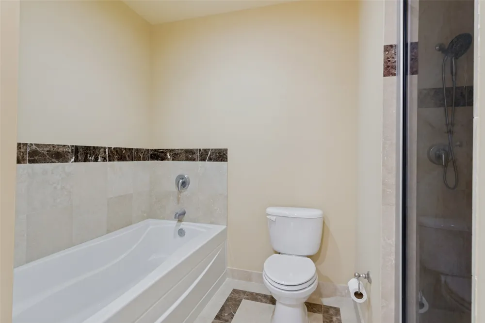 500 Throckmorton Street #1104 Fort Worth, TX 76102