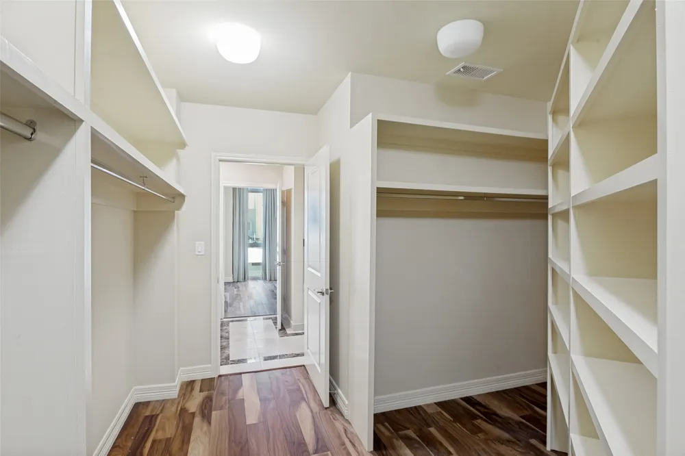 500 Throckmorton Street #1104 Fort Worth, TX 76102