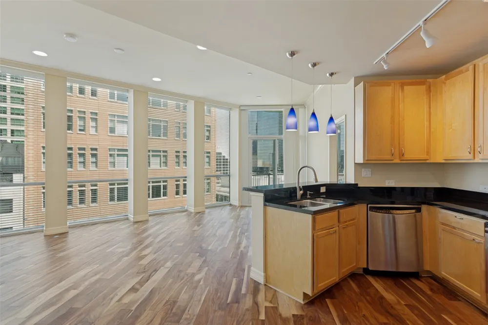 500 Throckmorton Street #1104 Fort Worth, TX 76102