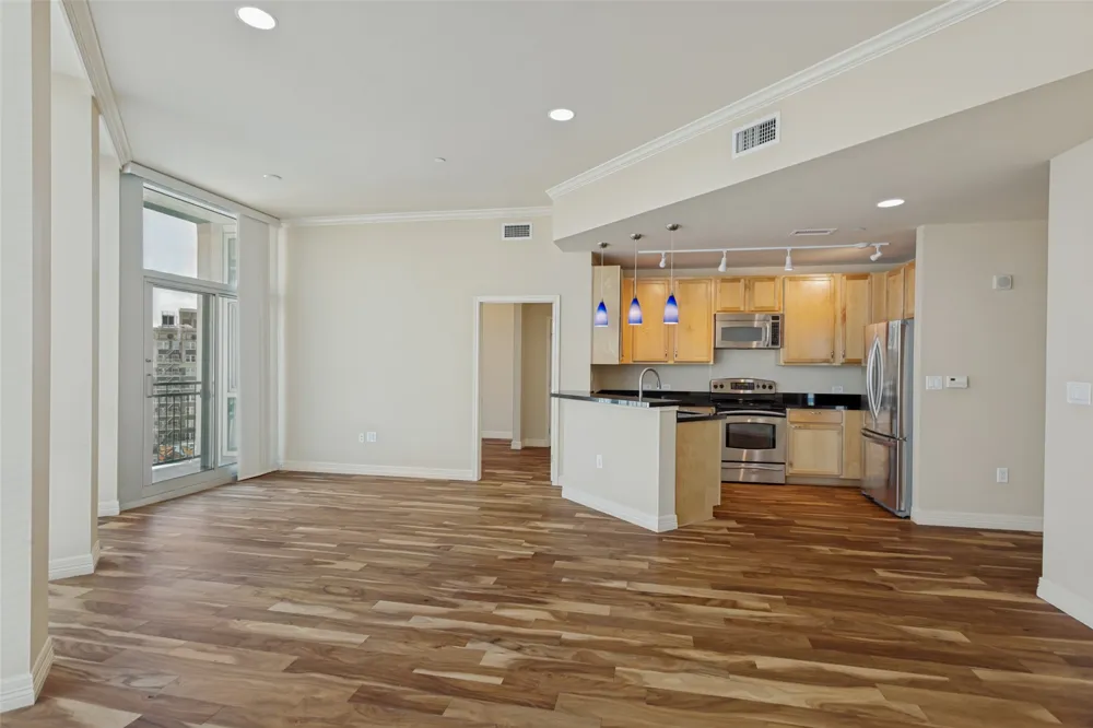 500 Throckmorton Street #1104 Fort Worth, TX 76102