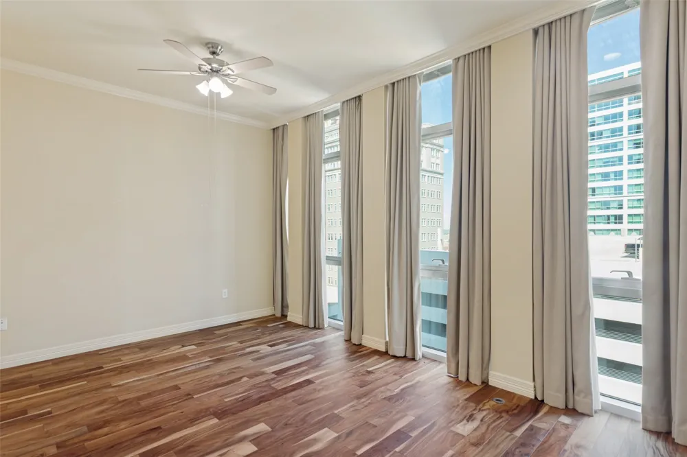500 Throckmorton Street #1104 Fort Worth, TX 76102