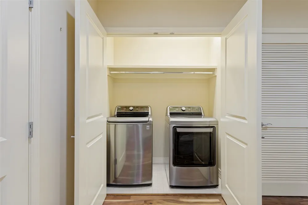 500 Throckmorton Street #1104 Fort Worth, TX 76102