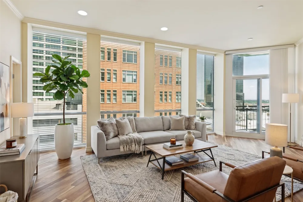 500 Throckmorton Street #1104 Fort Worth, TX 76102