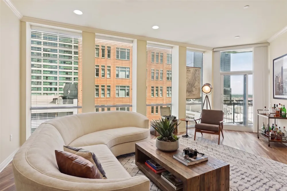 500 Throckmorton Street #1104 Fort Worth, TX 76102