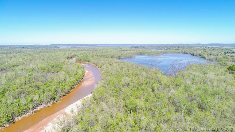 107 E Lakeshore Drive Canadian, OK 74501