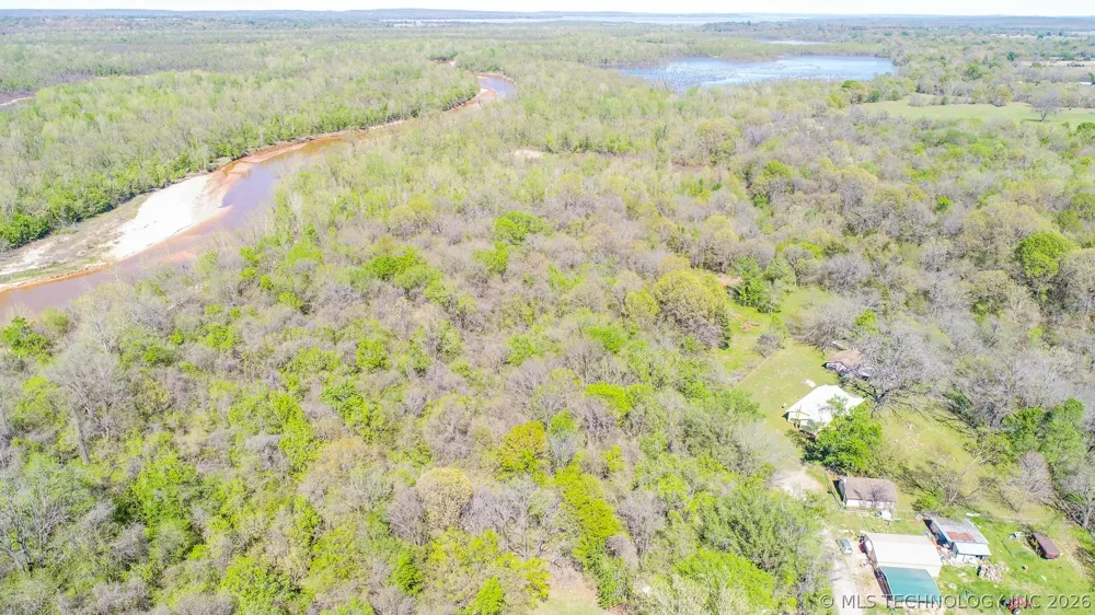 107 E Lakeshore Drive Canadian, OK 74501
