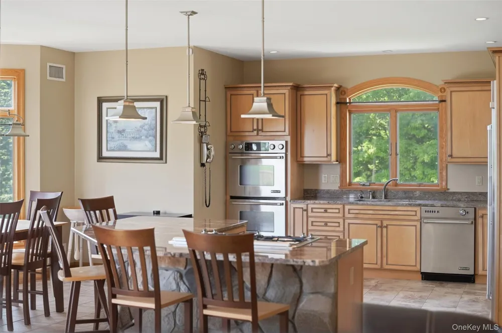 4 Rachel Court Bloomingburg, NY 12721