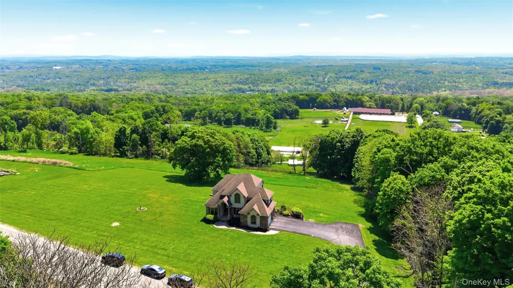 4 Rachel Court Bloomingburg, NY 12721