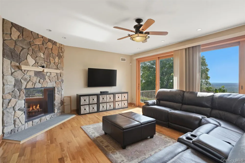 4 Rachel Court Bloomingburg, NY 12721
