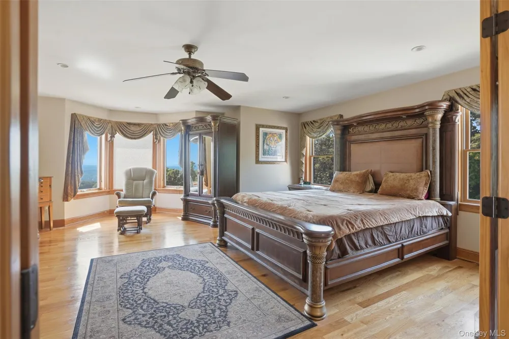 4 Rachel Court Bloomingburg, NY 12721