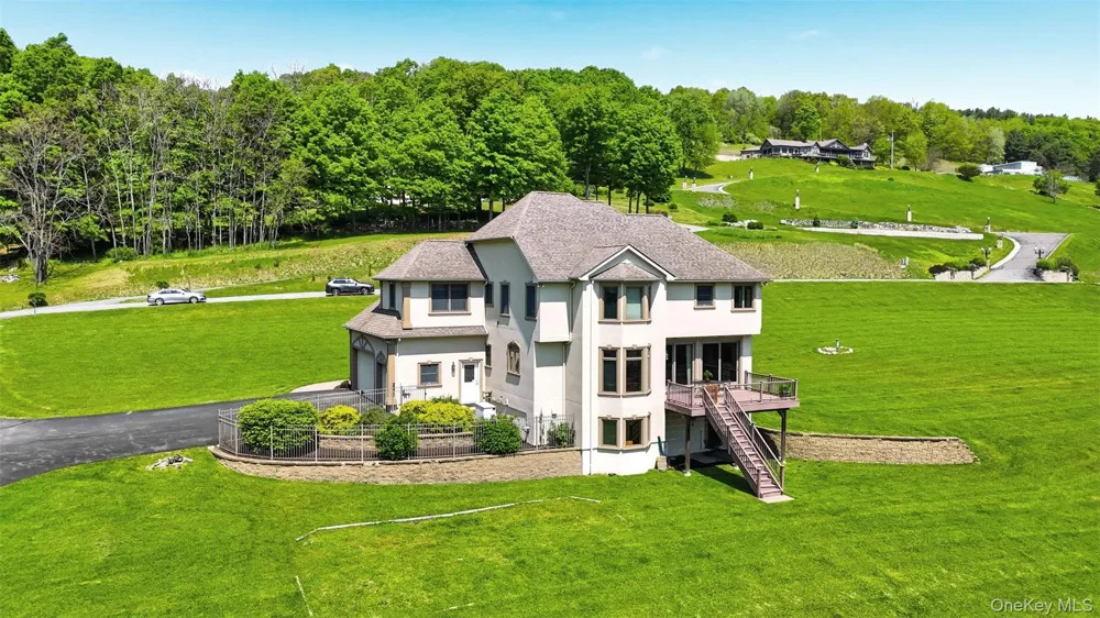 4 Rachel Court Bloomingburg, NY 12721