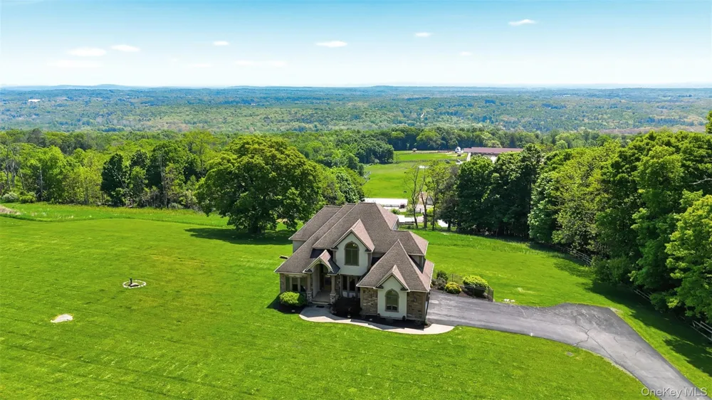 4 Rachel Court Bloomingburg, NY 12721