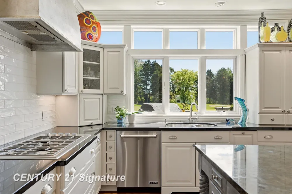 8 Appleshire Court Thomas Township, MI 48623