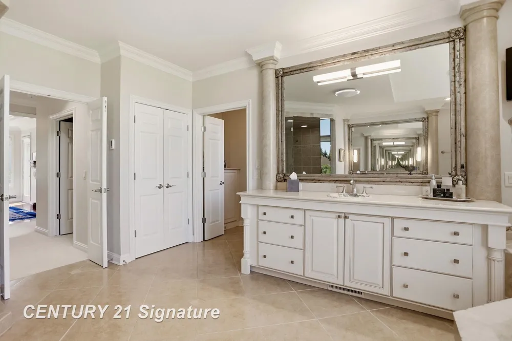8 Appleshire Court Thomas Township, MI 48623