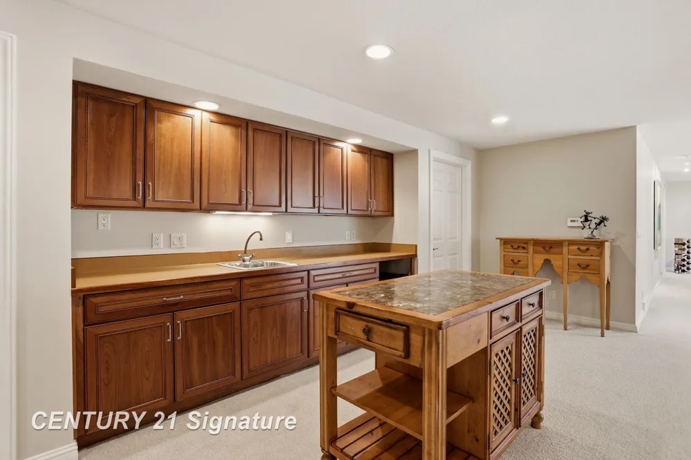 8 Appleshire Court Thomas Township, MI 48623