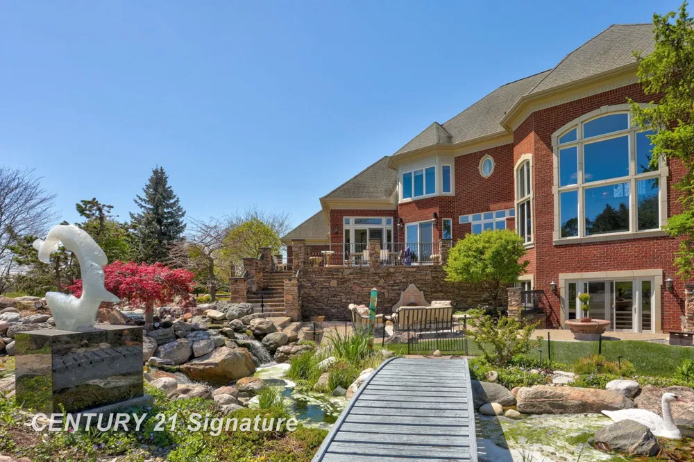 8 Appleshire Court Thomas Township, MI 48623