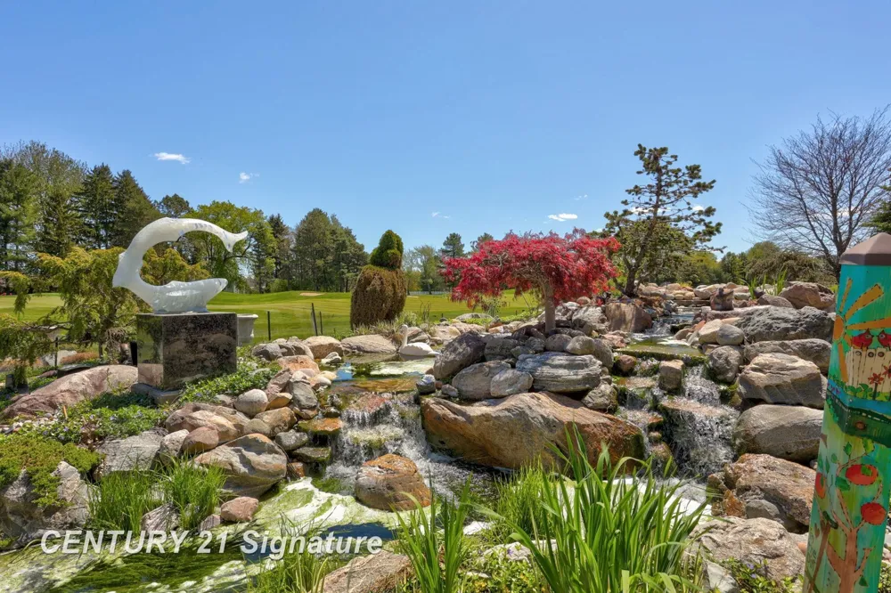 8 Appleshire Court Thomas Township, MI 48623