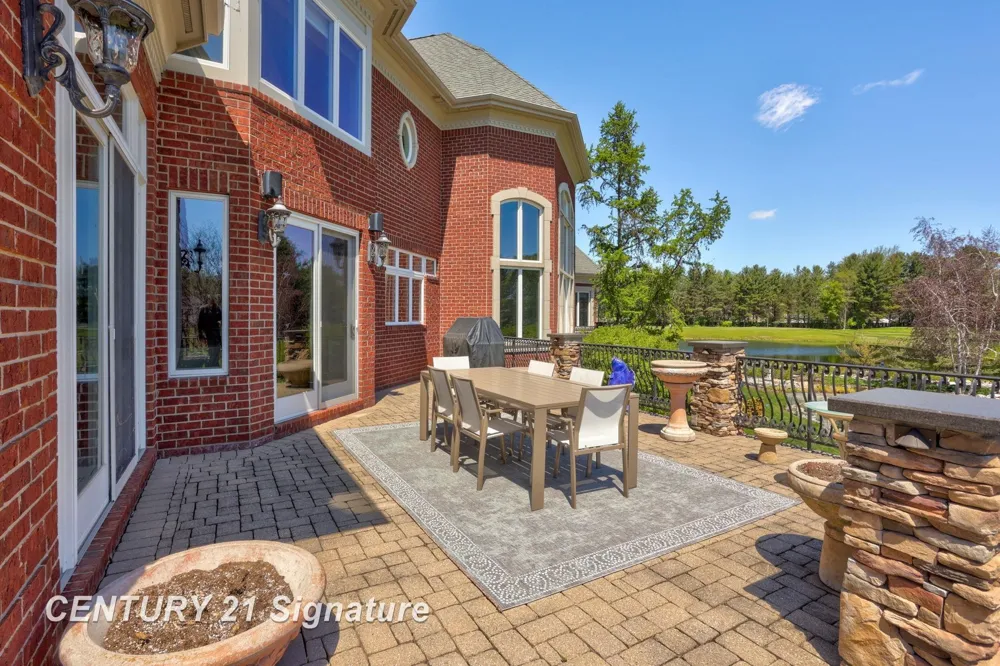 8 Appleshire Court Thomas Township, MI 48623