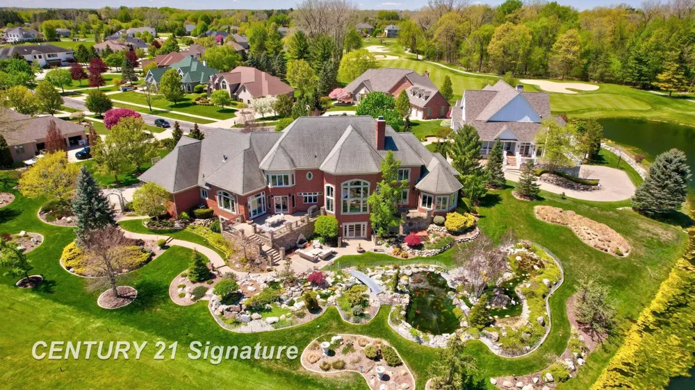 8 Appleshire Court Thomas Township, MI 48623