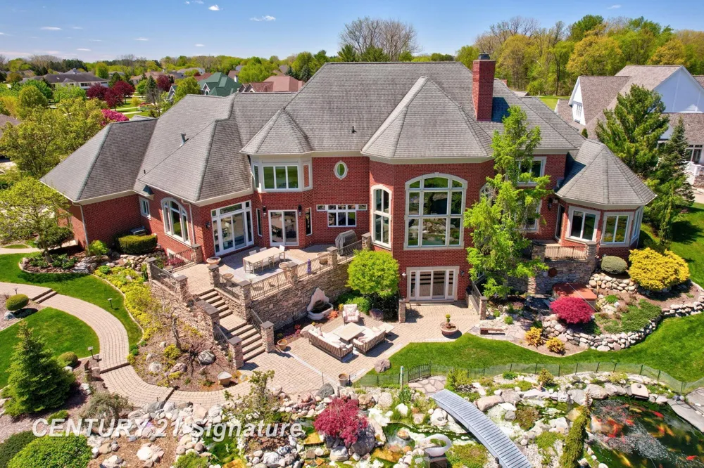 8 Appleshire Court Thomas Township, MI 48623