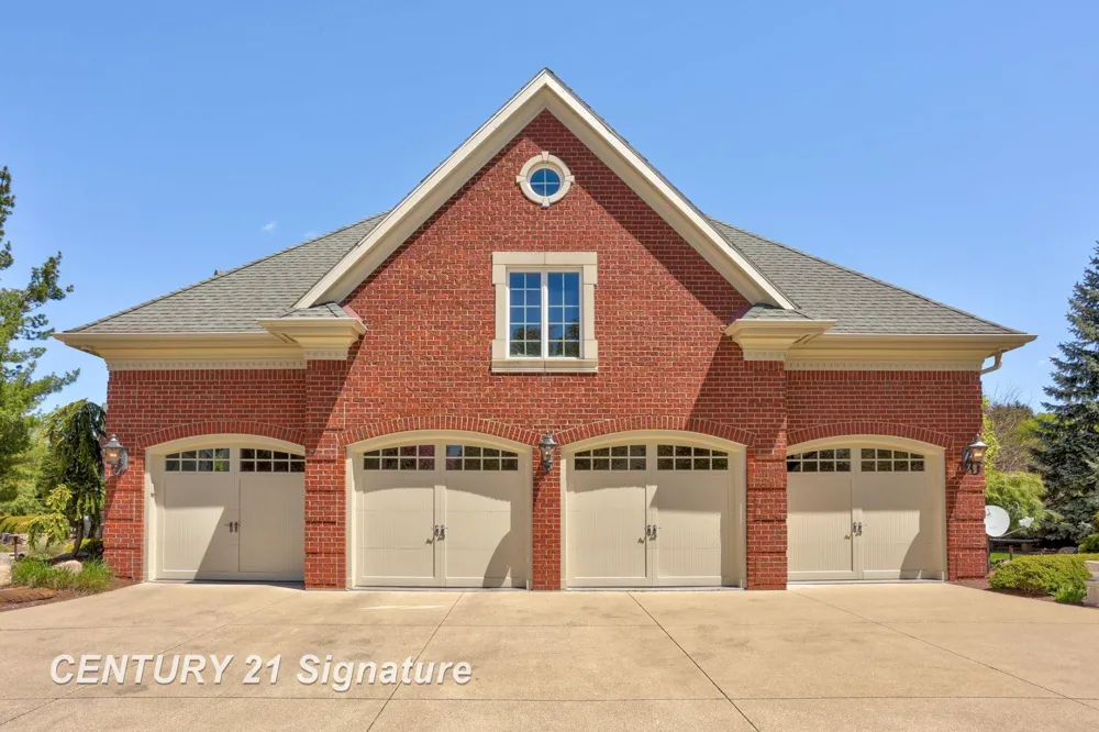 8 Appleshire Court Thomas Township, MI 48623
