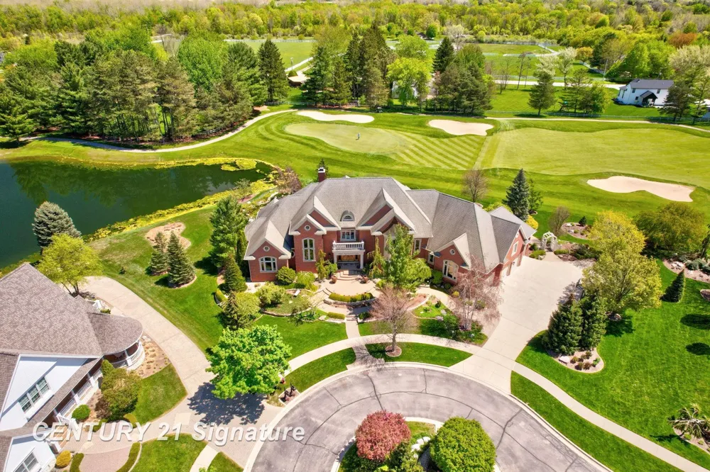 8 Appleshire Court Thomas Township, MI 48623