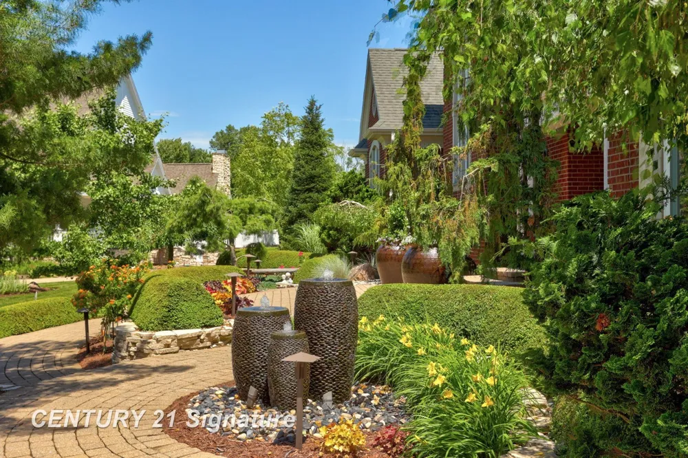 8 Appleshire Court Thomas Township, MI 48623